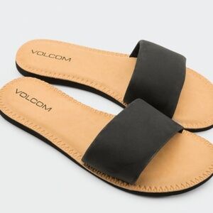 Volcom Women's Simple Slides in Black